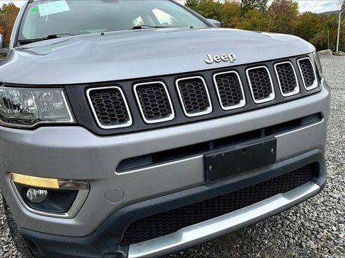 Used 2019 Jeep Compass Limited image 25