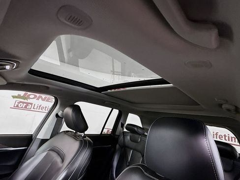 Used 2023 Jeep Grand Cherokee 4WD 4xe image 11