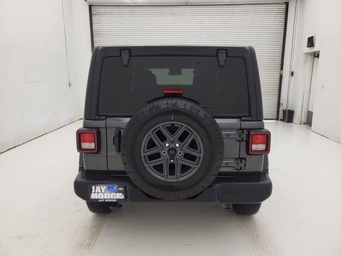 Used 2025 Jeep Wrangler Unlimited Sport AWD/4WD image 4