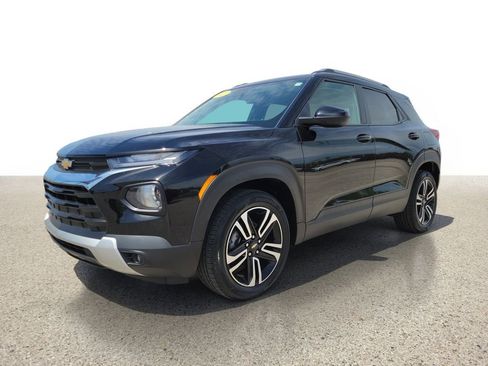 Used 2023 Chevrolet TrailBlazer LT FWD image 2