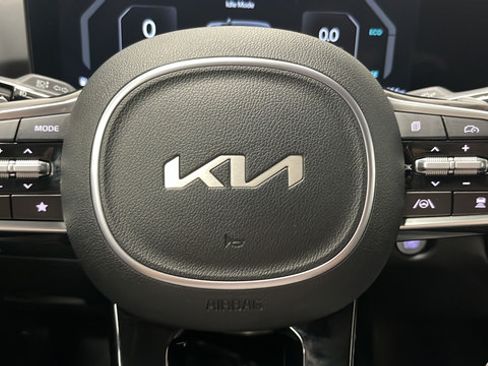 Used 2025 Kia Sorento SX Prestige AWD/4WD image 16