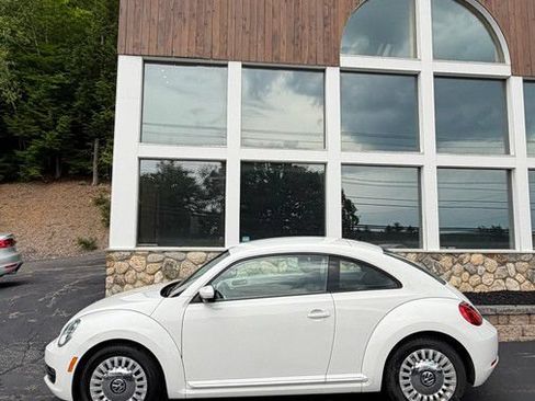 Used 2013 Volkswagen Beetle 2.5 FWD image 25
