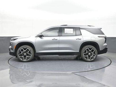 New 2026 Chevrolet Traverse High Country w/ LPO, Floor Liner Package FWD image 9