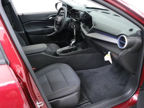 Certified 2024 Chevrolet Trax LS image 28