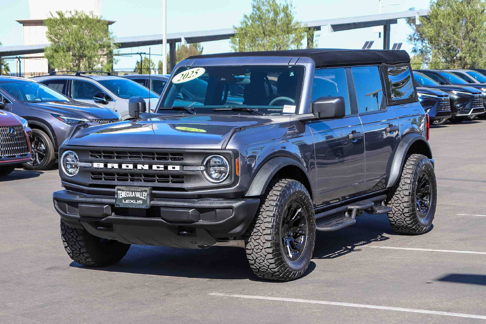 Used 2025 Ford Bronco 4-Door AWD/4WD image 3