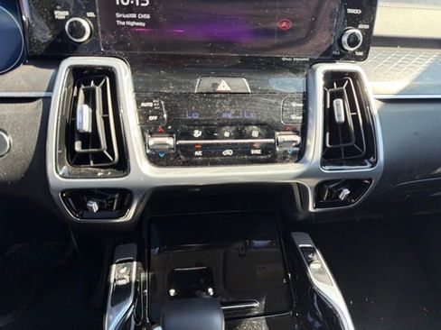 Certified 2023 Kia Sorento SX AWD/4WD image 40