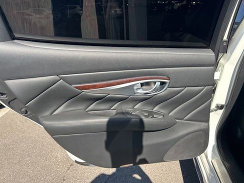 Used 2015 INFINITI Q70 L 3.7 image 24