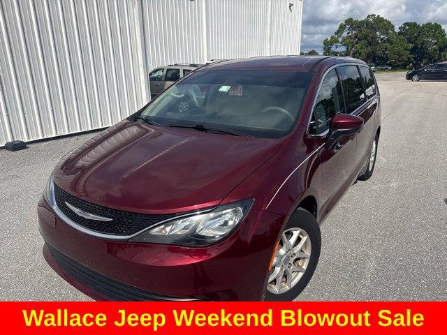 Used 2017 Chrysler Pacifica LX FWD image 2