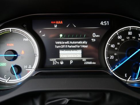 Used 2023 Toyota Venza LE image 21