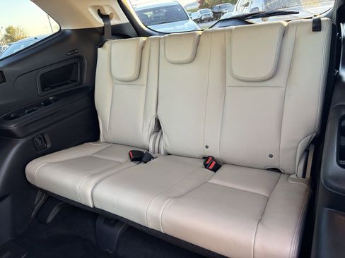 Used 2022 Subaru Ascent Limited image 19