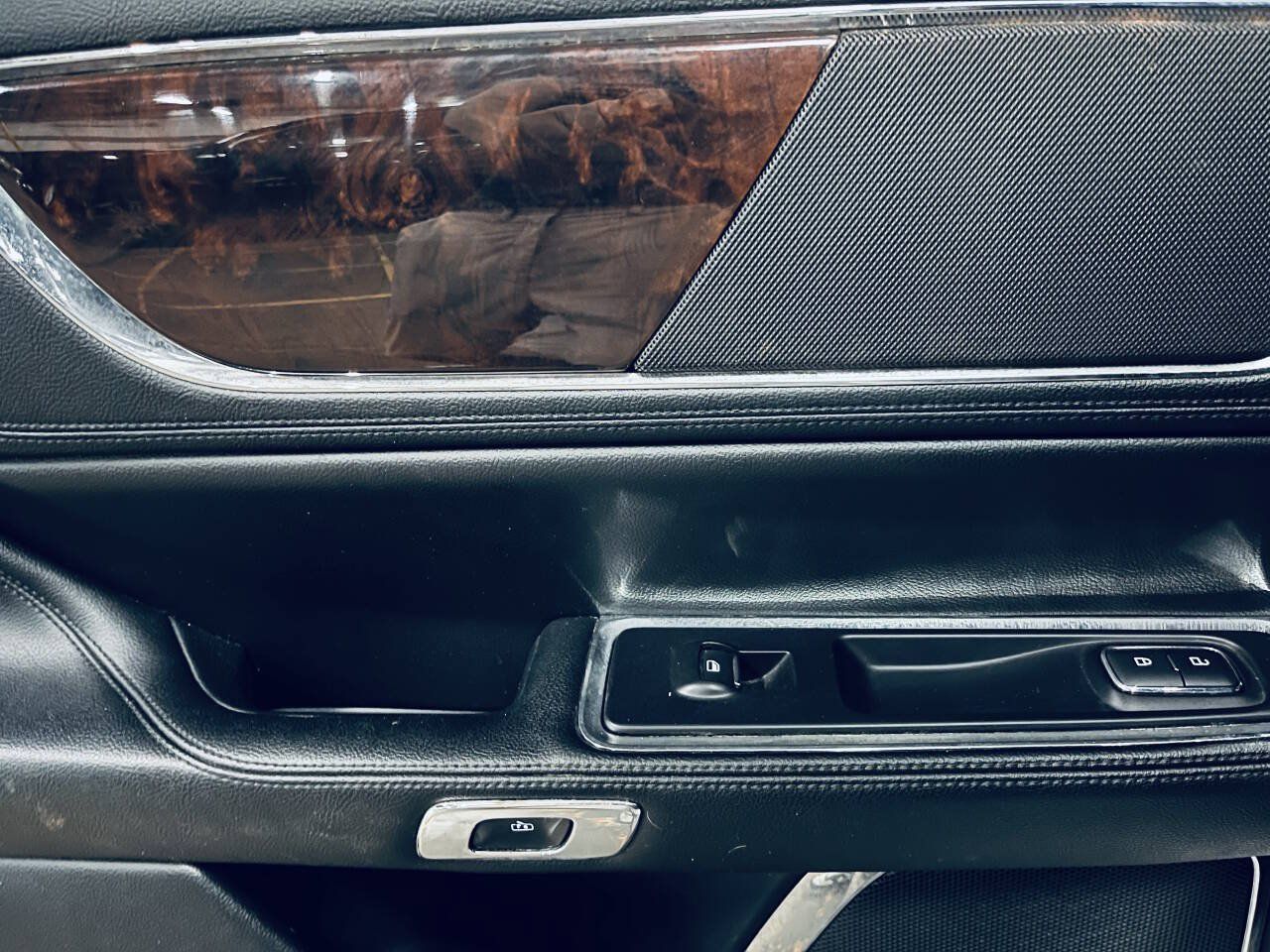 Used 2019 Lincoln Continental Premiere FWD image 20