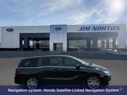 Used 2025 Honda Odyssey Touring image 3