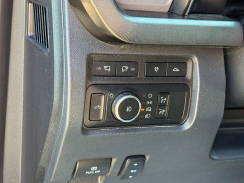 Used 2024 Ford F250 Platinum image 23