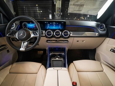 New 2026 Mercedes-Benz GLB 250 4MATIC image 9