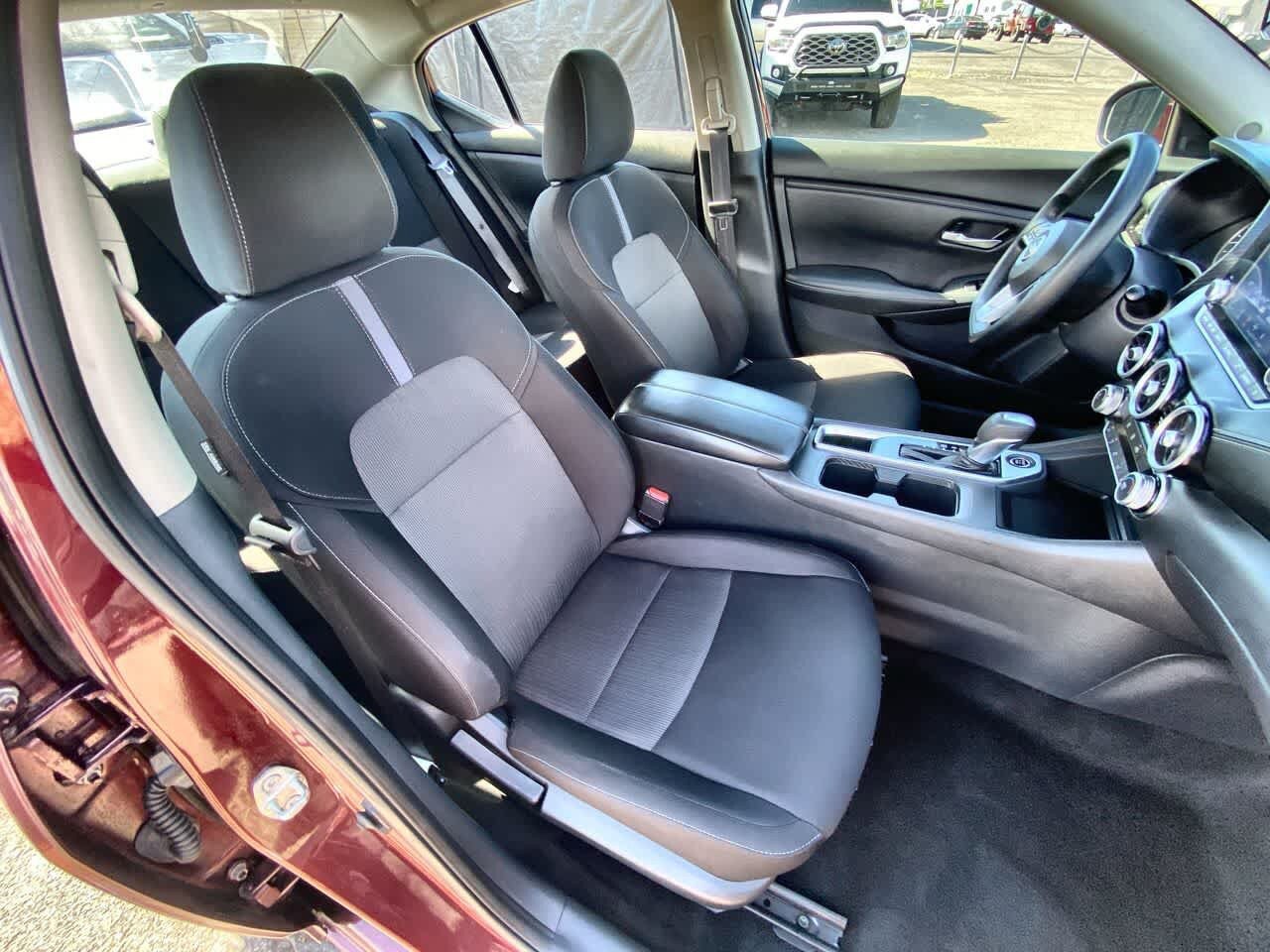 Used 2024 Nissan Sentra SV FWD image 23