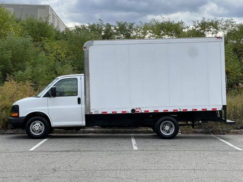 Used 2013 Chevrolet Express 3500 Extended image 5