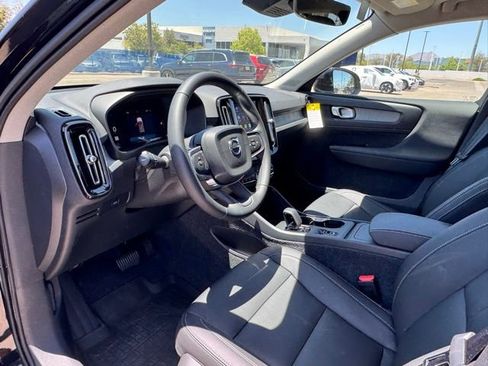 New 2025 Volvo XC40 B5 Core w/ Climate Package image 10