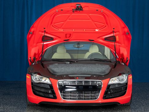 Used 2010 Audi R8 V10 image 13