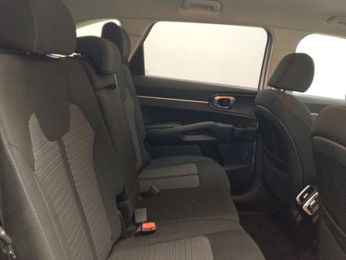 Used 2023 Kia Sorento LX FWD image 19
