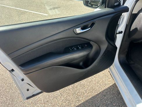 Used 2015 Dodge Dart SXT w/ Sun/Sound Group FWD image 9