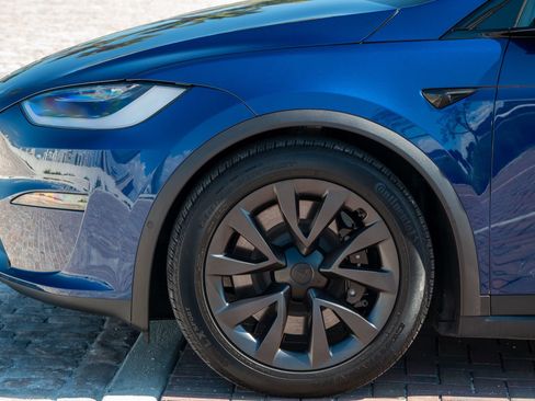 Used 2022 Tesla Model X Long Range image 40