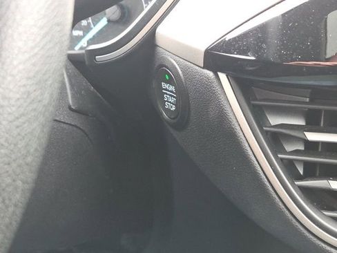 Used 2022 Ford Escape SE w/ SE Sport Appearance Package image 45