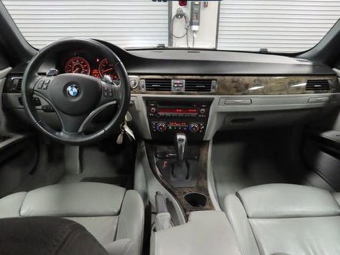 Used 2009 BMW 328i Convertible image 22