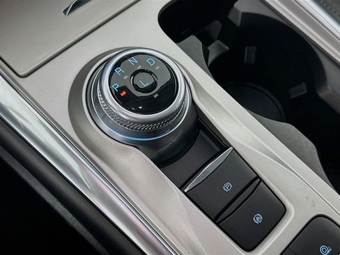 Used 2022 Ford Explorer XLT w/ Equipment Group 202A image 25