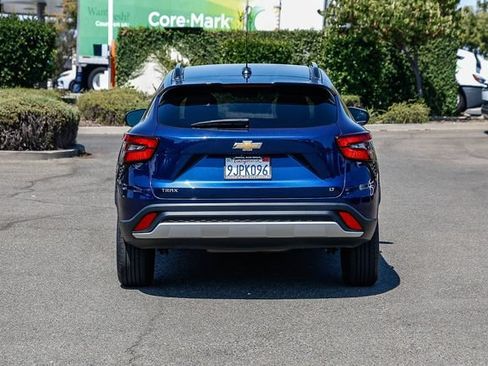 Used 2024 Chevrolet Trax LT w/ Driver Confidence Package FWD image 4