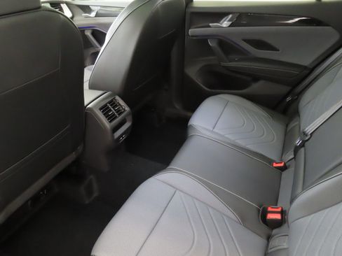 New 2026 Volkswagen Tiguan SE R-Line FWD image 23