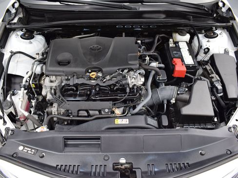 Used 2024 Toyota Camry SE image 9