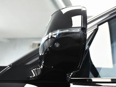 Used 2025 BMW XM image 86