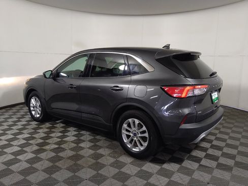 Used 2020 Ford Escape SE FWD image 3
