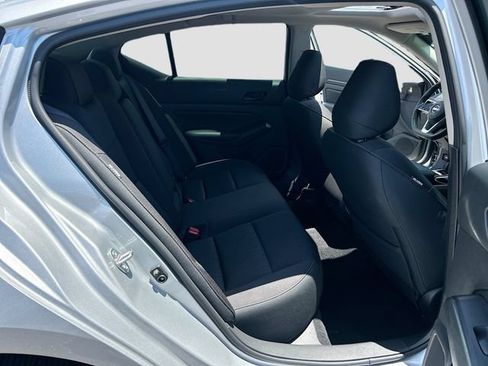 Certified 2024 Nissan Altima 2.5 SV w/ SV Premium Package FWD image 23