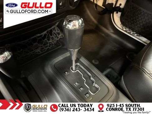 Used 2017 Jeep Wrangler Unlimited Sahara AWD/4WD image 25