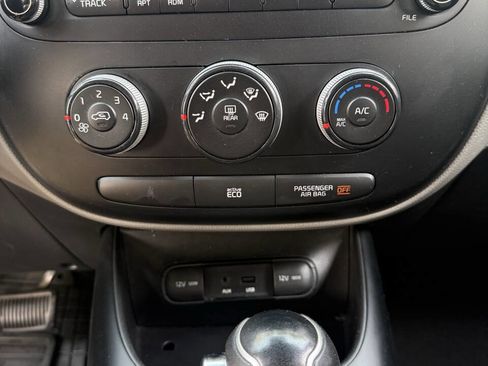 Used 2014 Kia Soul + image 8