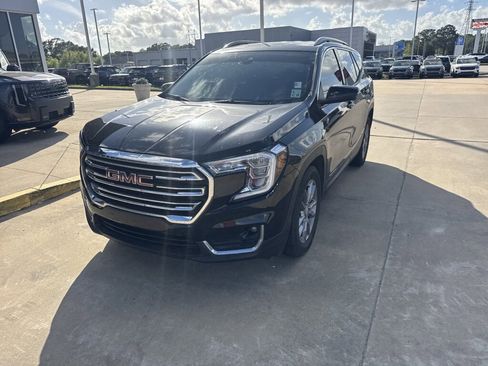 Used 2022 GMC Terrain SLT image 2