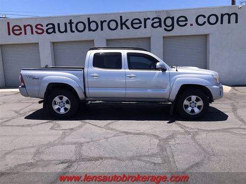 Used 2012 Toyota Tacoma 4x4 Double Cab w/ TRD Sport Pkg image 1