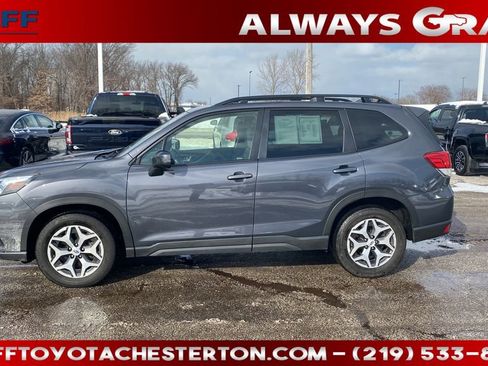 Used 2023 Subaru Forester Premium image 11