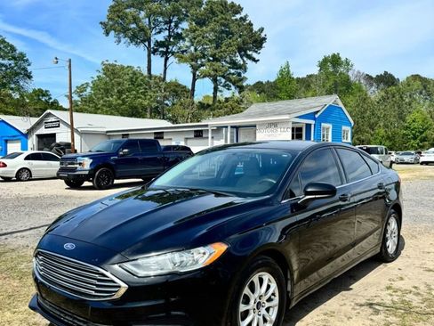 Used 2017 Ford Fusion S image 4
