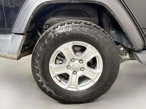 Used 2020 Jeep Wrangler Unlimited Sport S AWD/4WD image 33