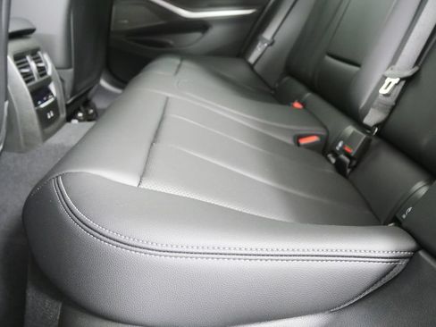 Used 2026 BMW 330i Sedan w/ Premium Package RWD image 14