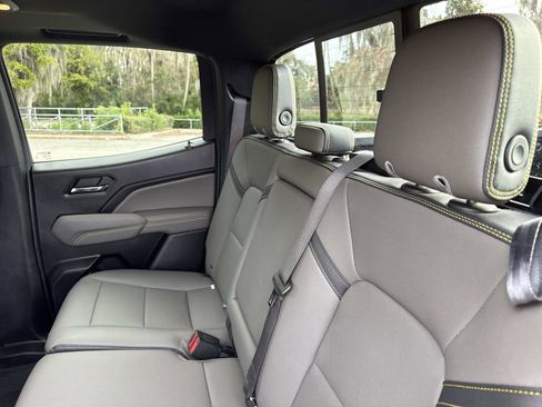 Used 2024 Chevrolet Colorado ZR2 w/ ZR2 Convenience Package III image 11