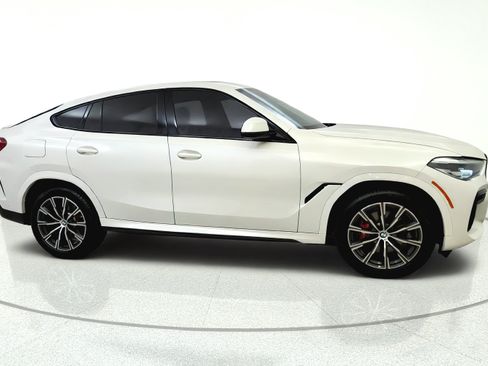 Used 2022 BMW X6 xDrive40i w/ M Sport Package AWD/4WD image 8