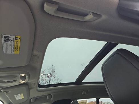 Used 2020 Volvo XC40 T5 Momentum image 30