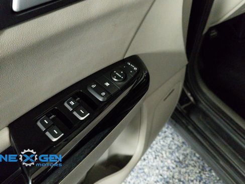 Used 2018 Kia Sportage EX w/ Option Group 040 FWD image 13