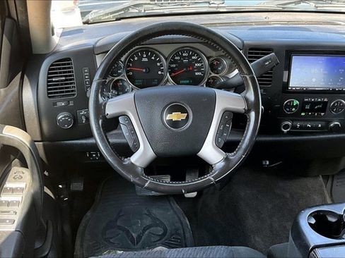 Used 2011 Chevrolet Silverado 2500 LT w/ Interior Plus Package AWD/4WD image 18