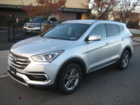 Used 2017 Hyundai Santa Fe Sport image 3