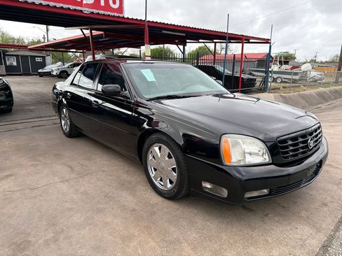 Used 2005 Cadillac De Ville DTS w/ Equipment Group image 18