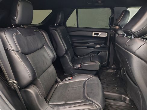 Used 2020 Ford Explorer ST image 33